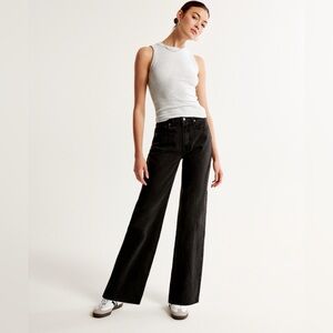 Abercrombie & Fitch The Loose High Rise Jeans 8 Short